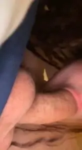 beurette algérienne suce un zizi dans une vidéo porno