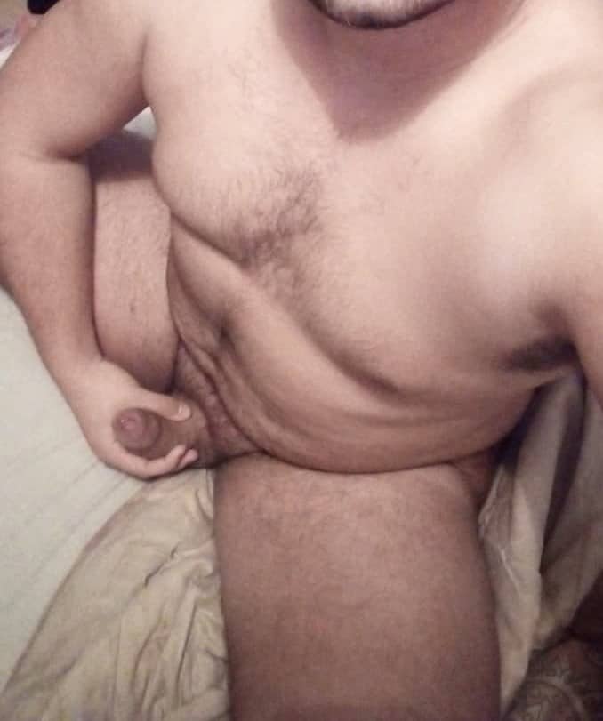 homme gros se branle