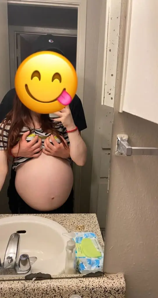 femme enceinte sexy avec son mari