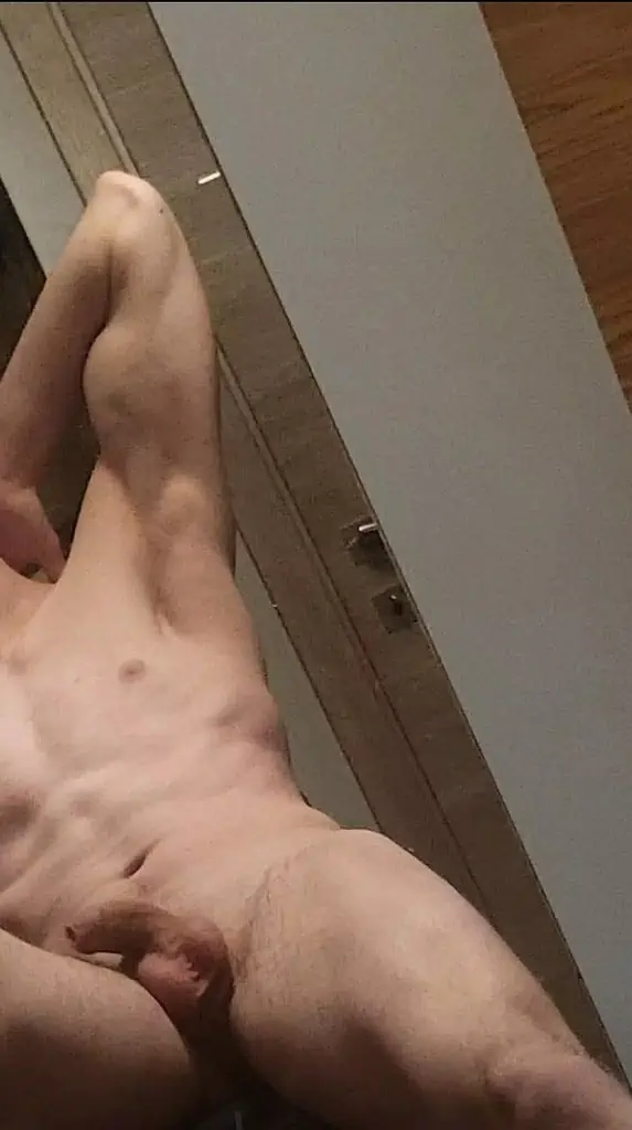 jeune homme musclé sexy nude