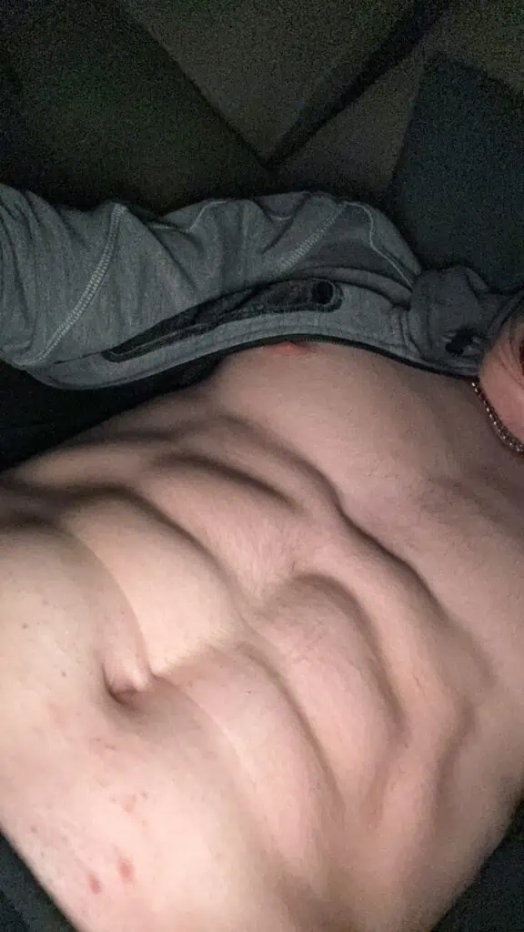 juene homme musclé nude