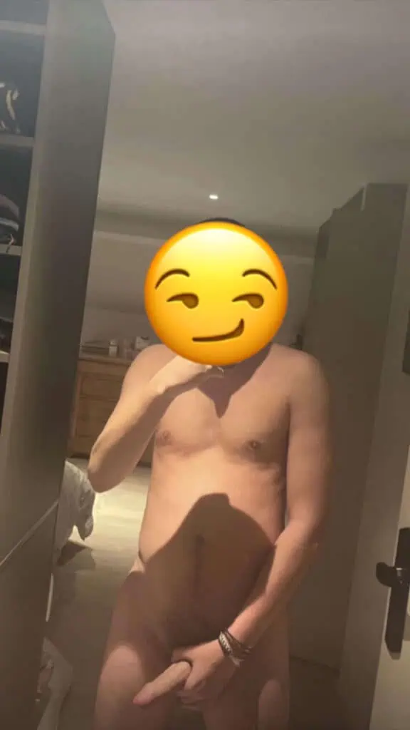 pov homme nu
