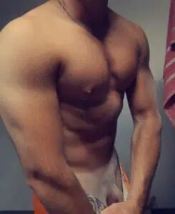 jeune homme musclé nude
