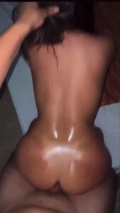 Skinny gros cul partie 3
