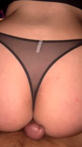 Son gros cul de beurette sur moi