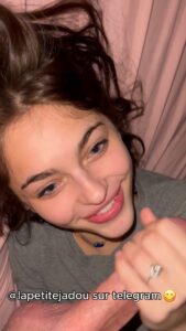 jeune francaise suce une bonne bite pov